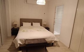 1 Chambre - Lit Double - Avec Salle De Bain